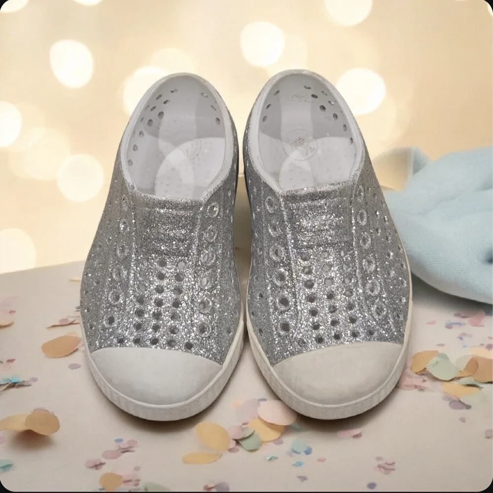 Native Kids Silver Glitter Slip-On Water Shoes